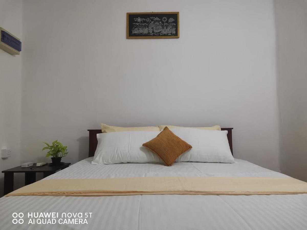 Bee Cottage Negombo Exterior photo